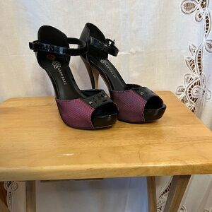 Rock & Republic Elegant Black and Pink Fishnet Peep toe Heels